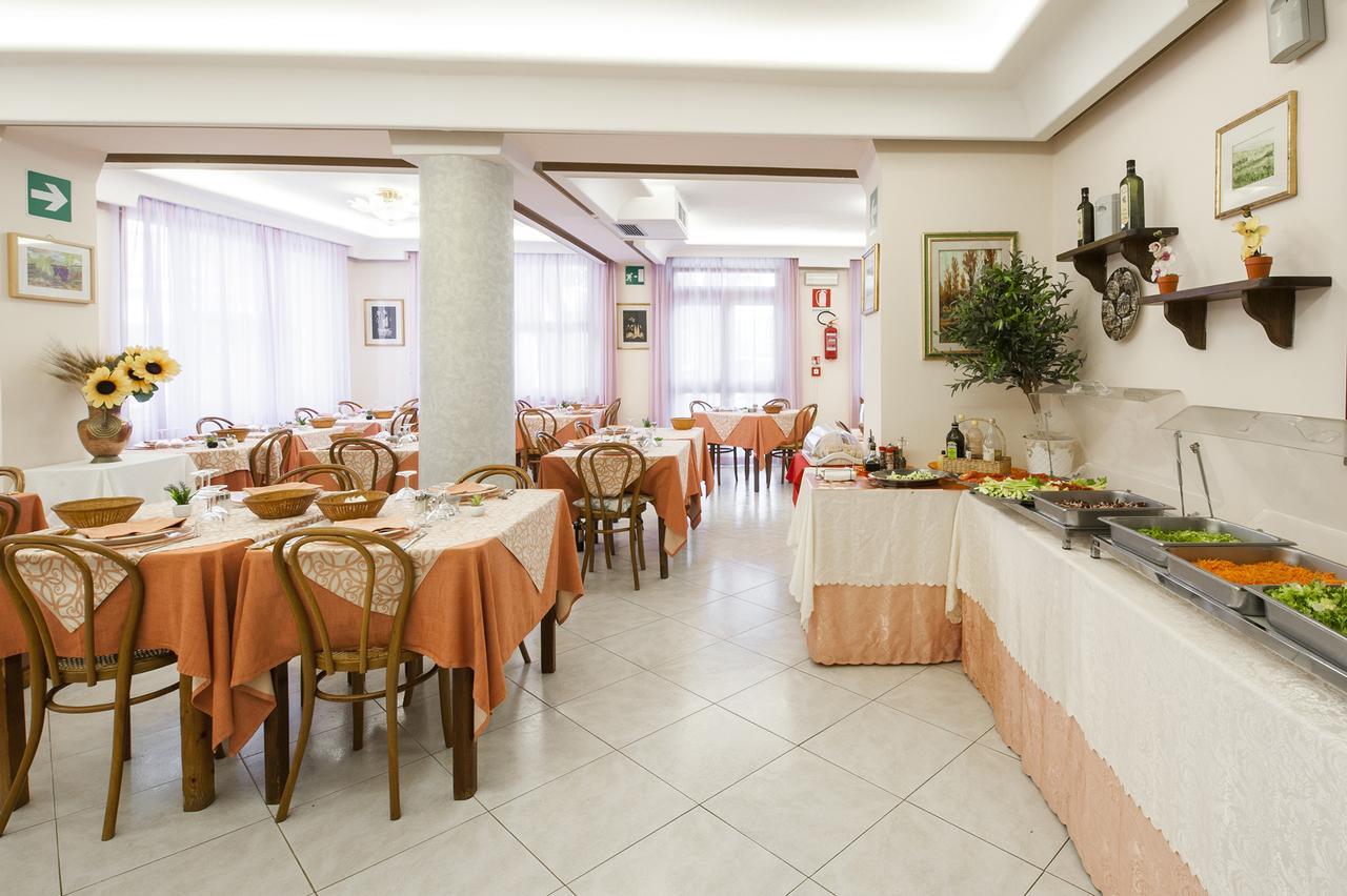 Hotel Rinascente Chianciano Terme Dış mekan fotoğraf